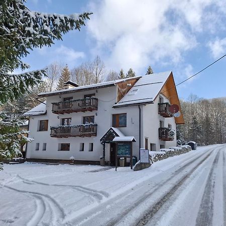 Penzion Zazrifka Zazriva Bagian luar foto