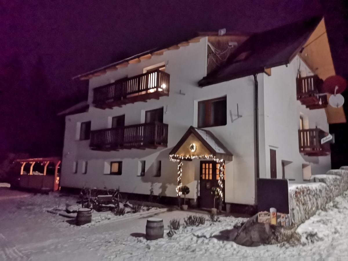 Penzion Zazrifka Zazriva Bagian luar foto