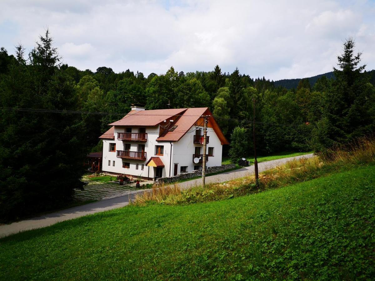 Penzion Zazrifka Zazriva Bagian luar foto